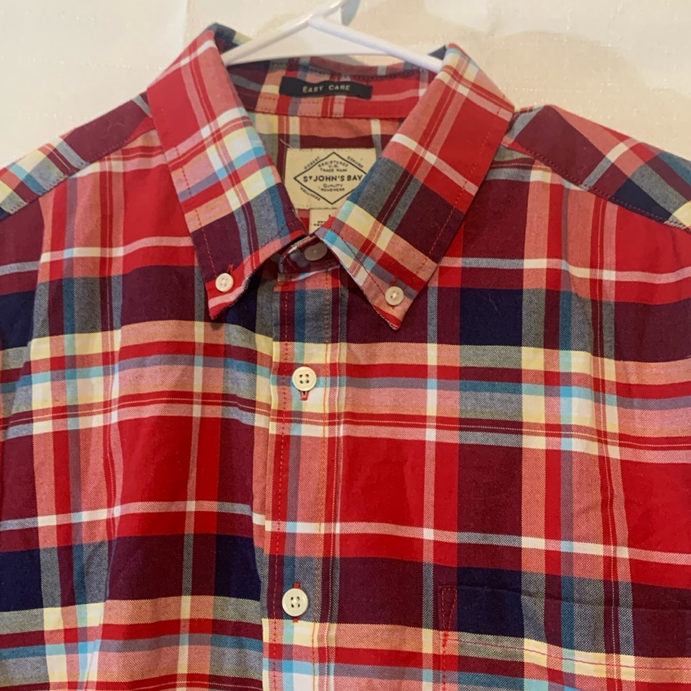 St Johns Bay Classic Red Mens Shirt Easy Care Short Sleeves,Red/White & BluesEUC
